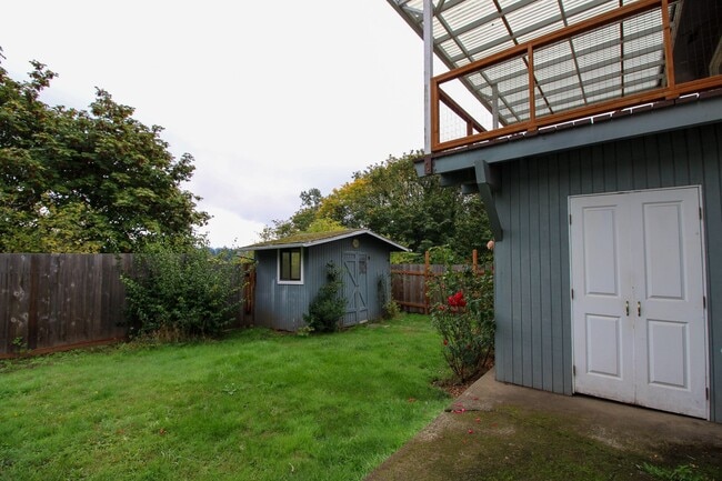 Building Photo - 970 Cascade Dr NW