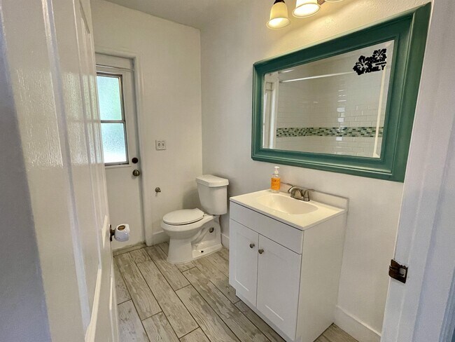 Building Photo - 5610 29th St Cir E