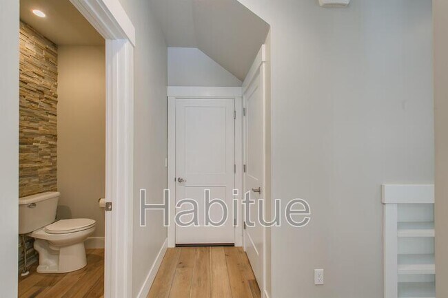 Building Photo - 2248 W Hill Terrace Ln