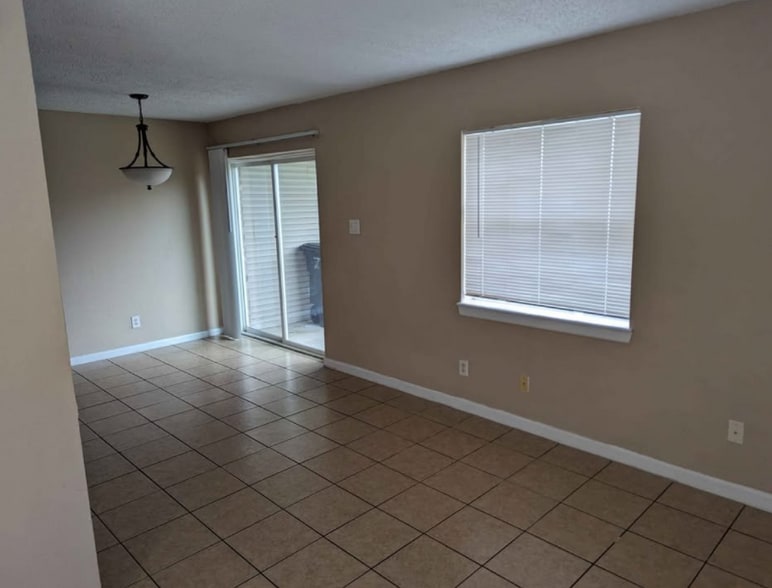 Building Photo - 506 Alpine St