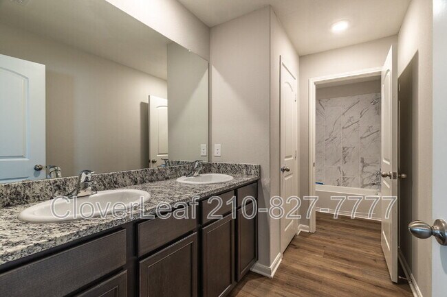 Building Photo - 9223 Foxing Blf