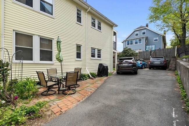 Building Photo - 28 Warwick Rd