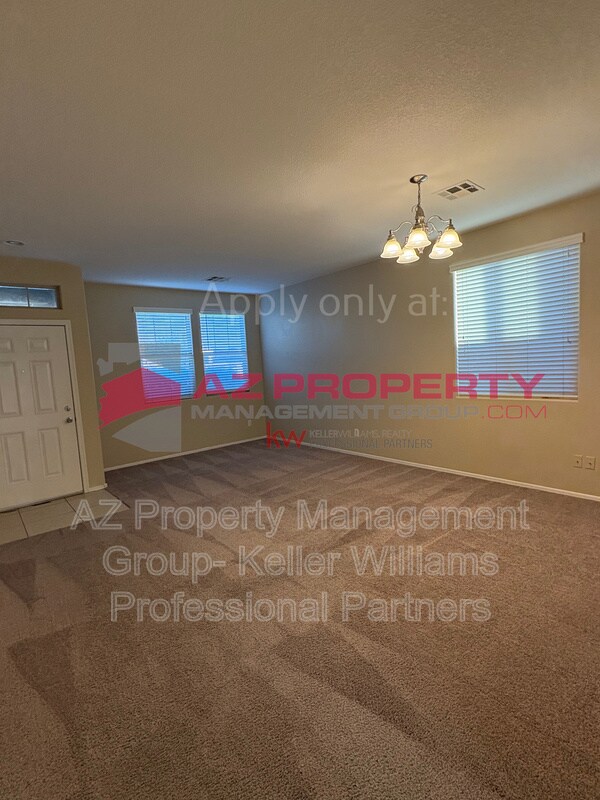 Building Photo - 812 S 178th Ln