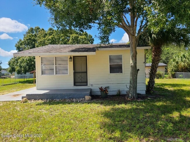 Primary Photo - 1503 Licht St