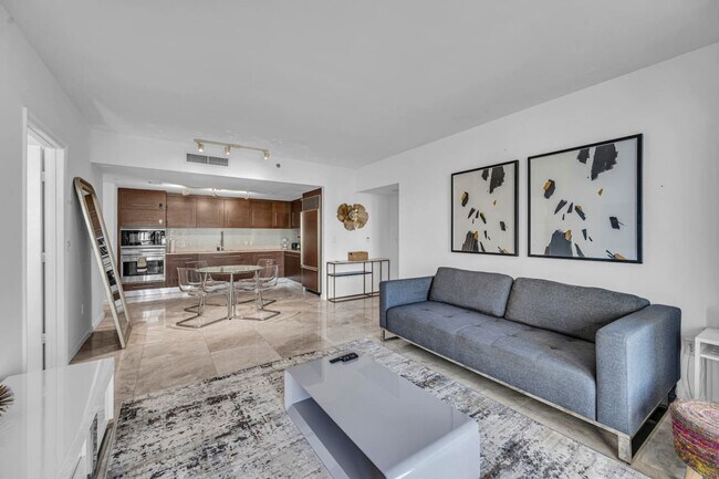 Building Photo - 485 Brickell Ave