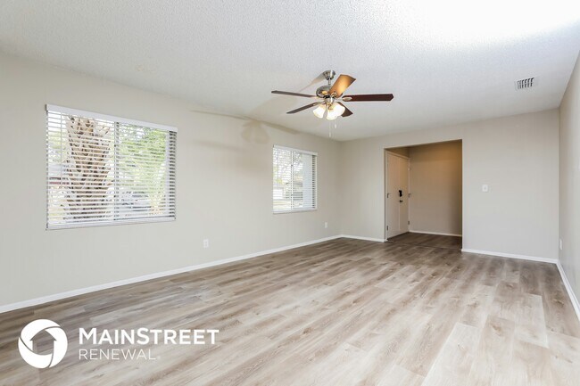 Building Photo - 1800 Gladiolas Dr