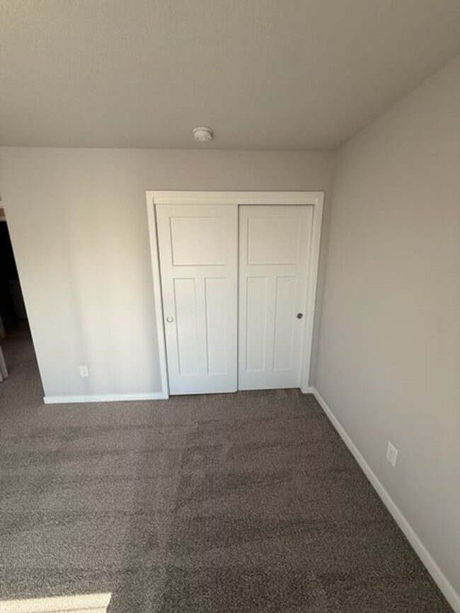 Building Photo - Beautiful 3 Bedroom Single Family Home in ...