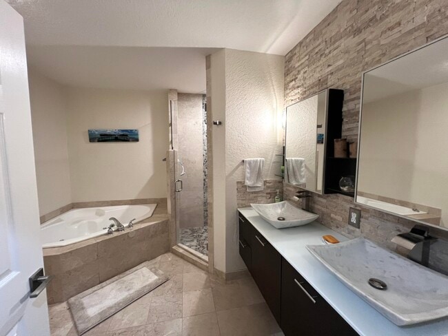 Building Photo - 1640 Presidential Way