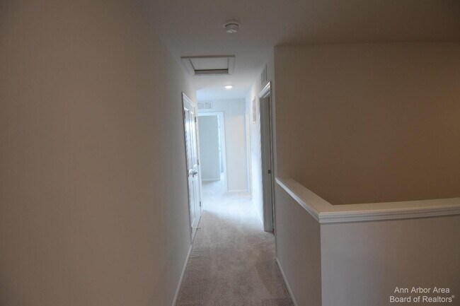 Building Photo - 105 Salt Springs Dr