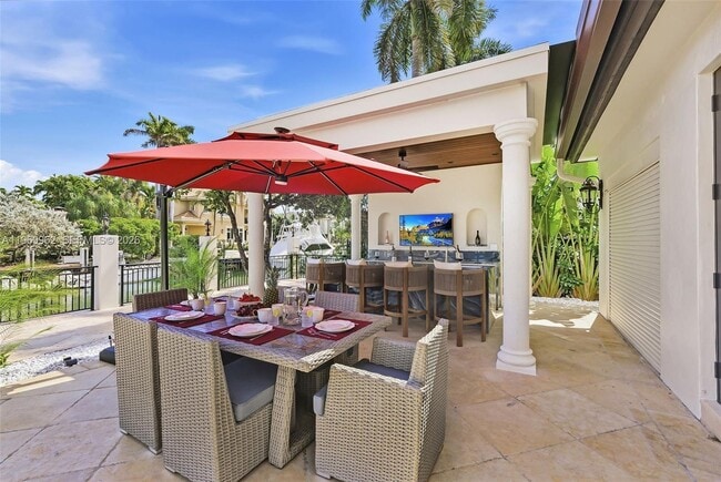 Building Photo - 628 Coral Way