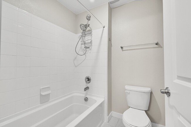 Building Photo - $3,190.95 - 5 Bed, 3 Bath Home in Thornton with Cozy Fireplace and Fenced-in Yard