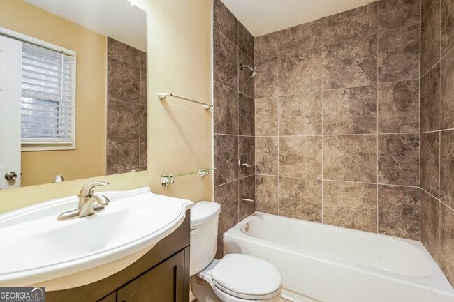Building Photo - 7685 Mountain Creek Way