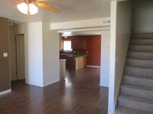 Building Photo - 3 Bedroom, 2.5 Bathroom Twin Home - Gemini...