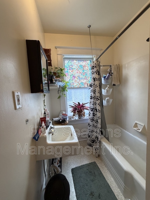 Building Photo - 10 Lafayette Pl