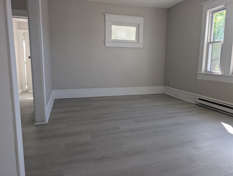 Building Photo - 500 Marion St