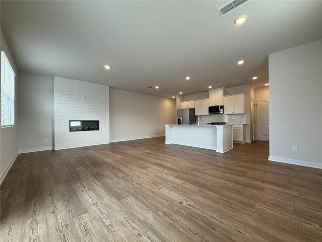 Building Photo - 7253 Mulberry St