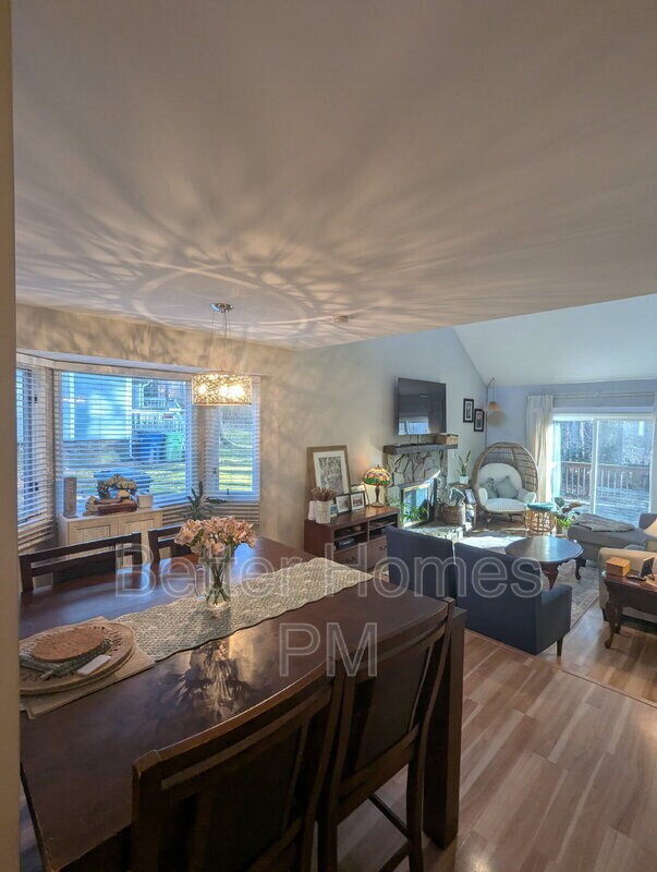 Building Photo - 5513 Kaplan Dr