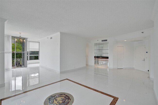 Building Photo - 3500 Mystic Pointe Dr