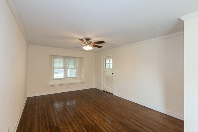 Building Photo - Beautiful 2 Bedroom, 1 Bath Home Coming Soon!