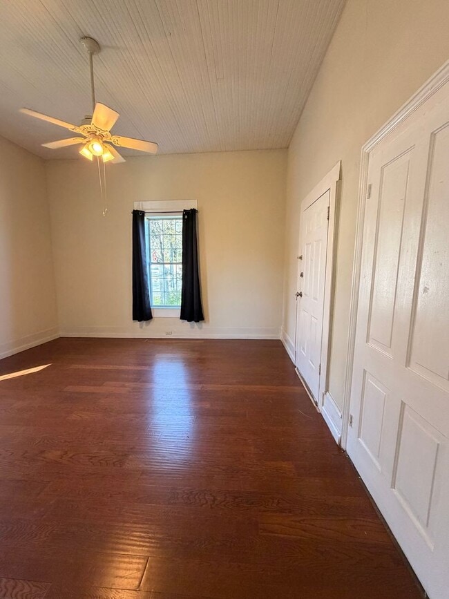 Building Photo - 1300 N Broad St