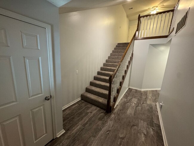 Building Photo - BEAUTIFUL PATIO  HOME IN NIXA
