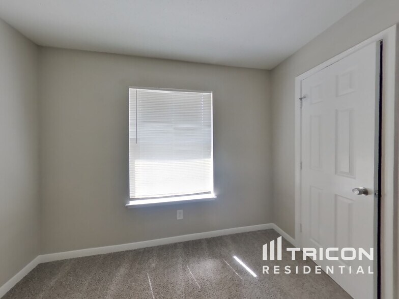 Building Photo - 7519 Lobera Dr