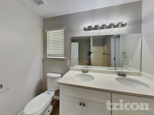 Building Photo - 10587 Village Trail