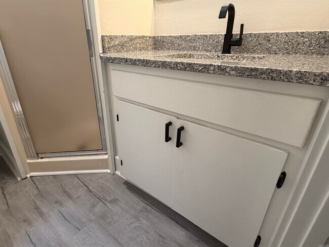 Building Photo - 809 Palmer Ave