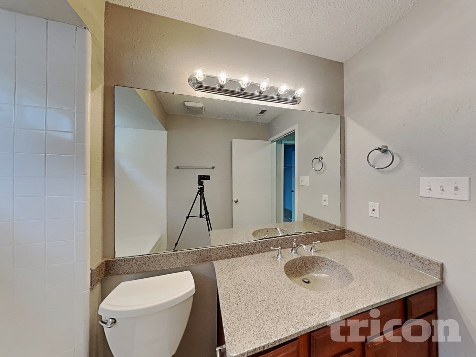 Building Photo - 2637 Bennington Ct