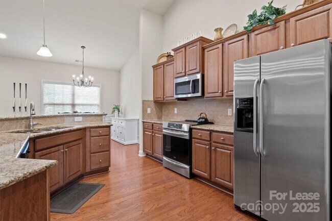 Building Photo - 7266 Kenyon Dr