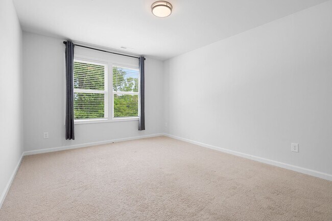 Building Photo - Charming 3 bedroom 2.5 bath Townhome in Wake Forest