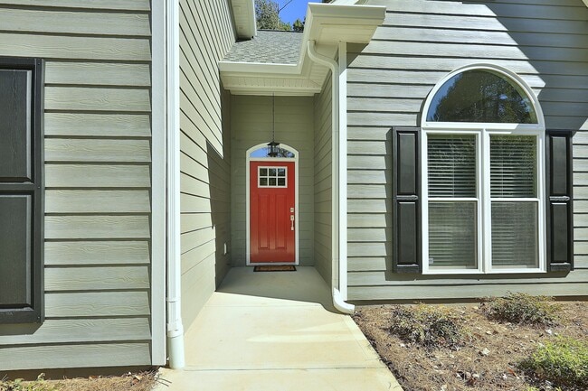 Front Ext Entry - 300 Vendella Cir