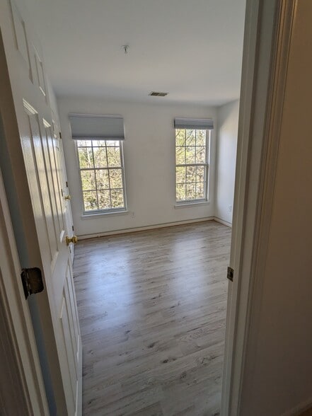 Building Photo - 13101 Briarcliff Ter