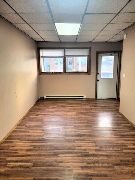 Primary Photo - 118 Spring St