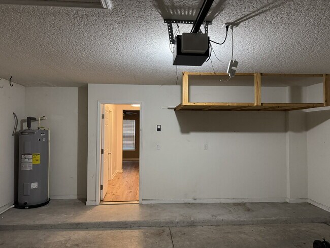 Building Photo - FOR RENT!!!!!-   2nd months rent is FREE!!!!