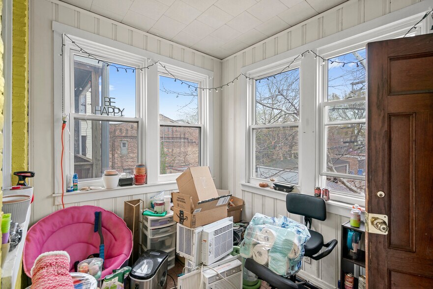 Building Photo - 1210 W Addison St