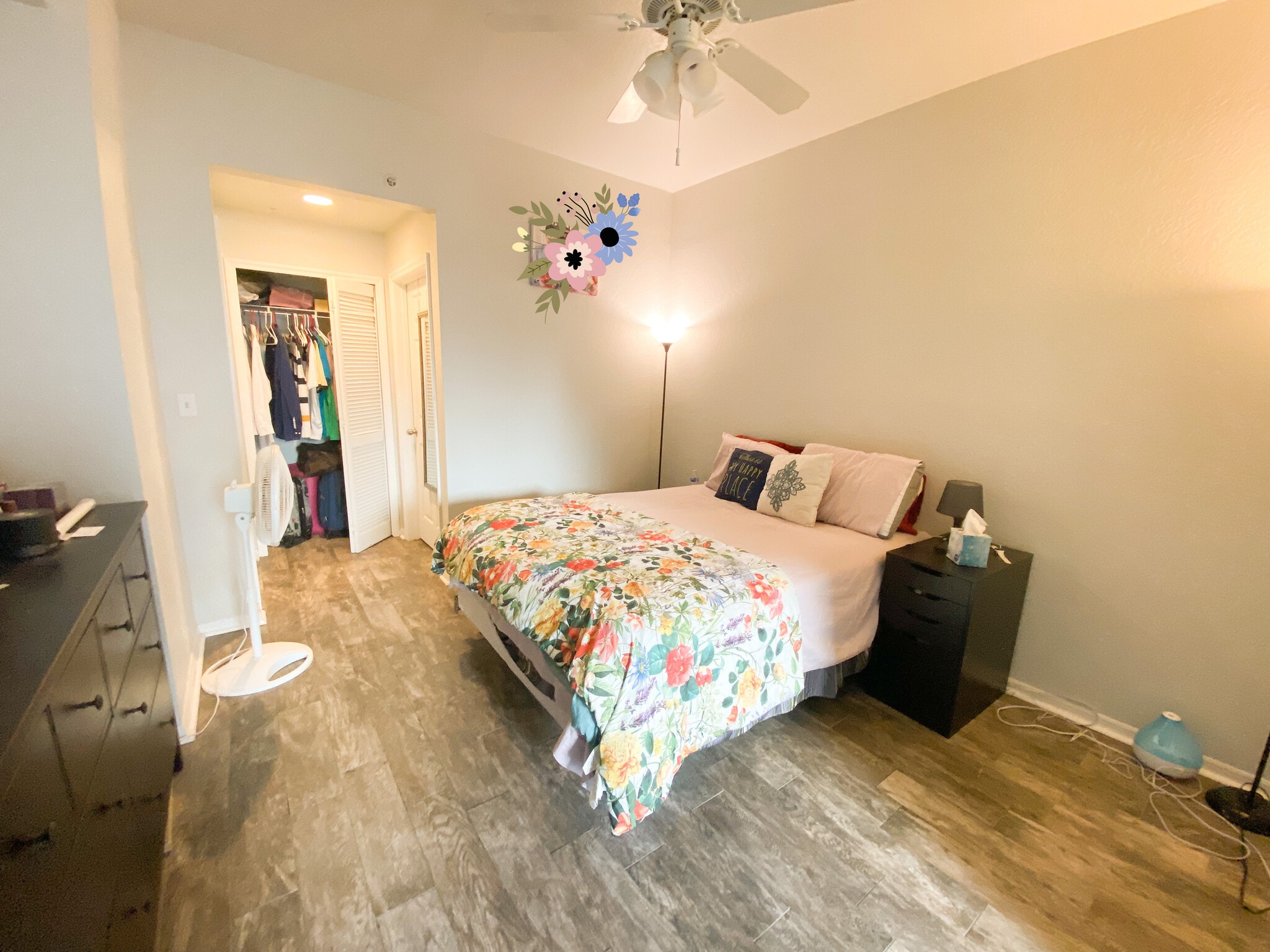 Master bedroom with ensuite bathroom - 700 S Harbour Island Blvd