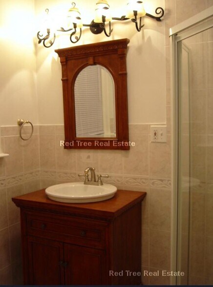 Building Photo - 12 Verndale St