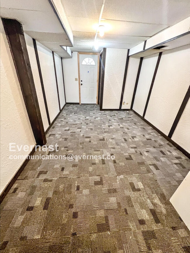 Building Photo - 8602 W 84th St