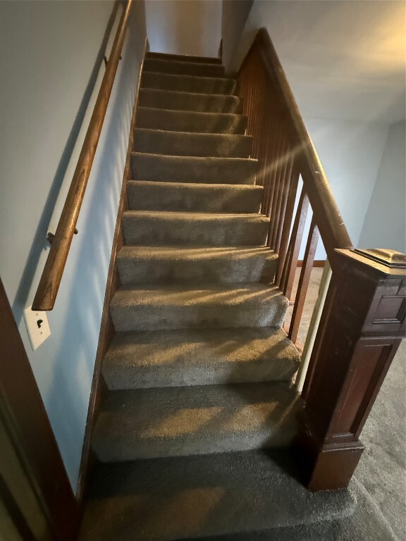 Building Photo - 20 Elm St