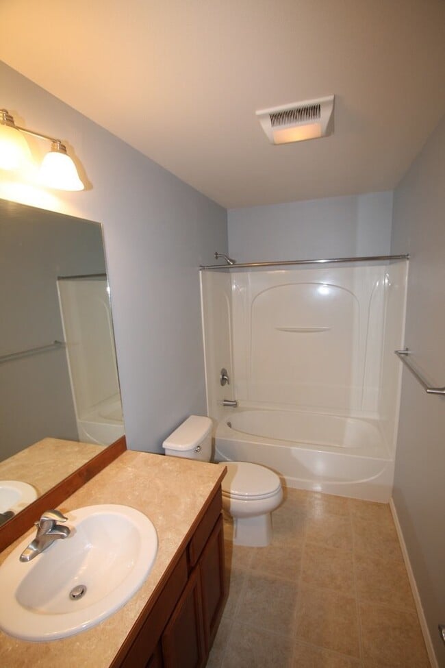 Building Photo - 3 Bedroom East Anchorage Condo w/ Fenced Yard!