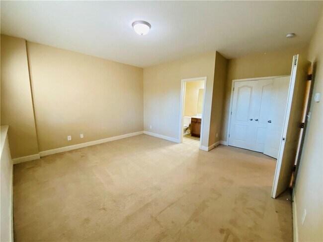 Building Photo - 836 Red Hart Ln