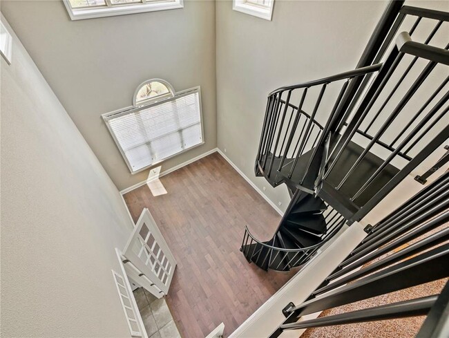 Building Photo - 1115 Estancia Wds Lp