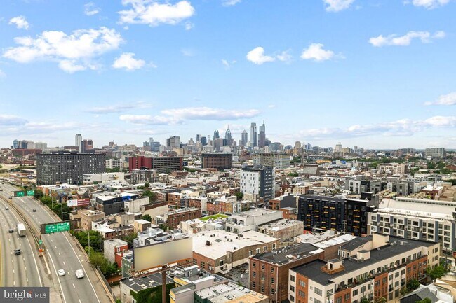 Building Photo - 810 N Hancock St