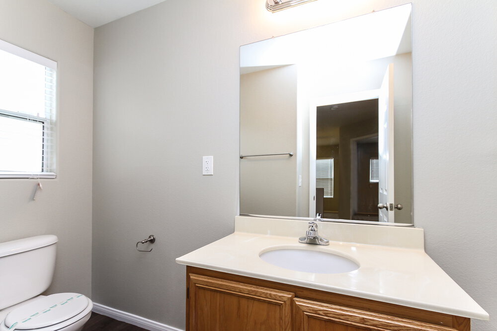 Building Photo - 10252 Nolinas St