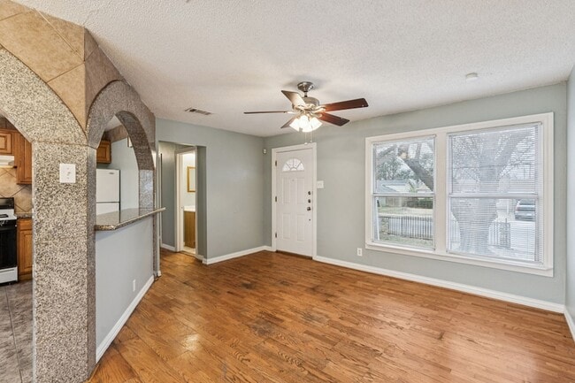 Building Photo - 10710 Joaquin Dr