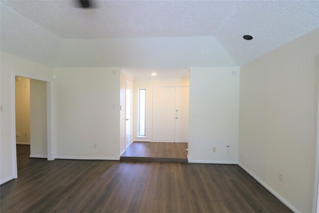 Building Photo - 1819 Fall Meadow Dr
