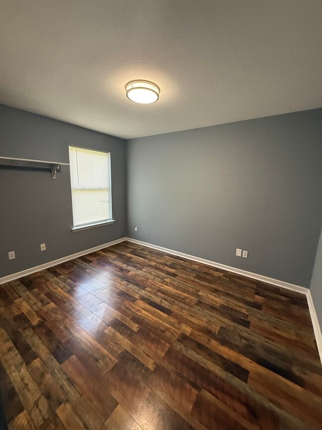 Building Photo - 36 Evans Ave