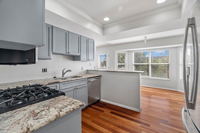 Building Photo - Beautiful 3B/2B Home in St. Charles