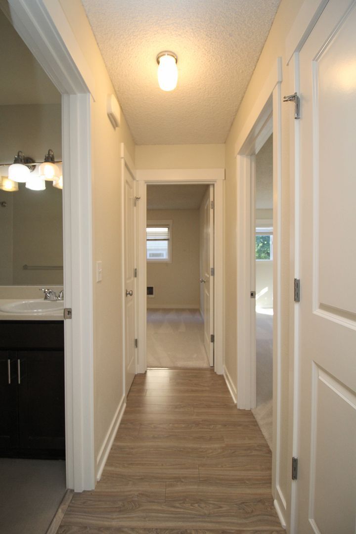 Building Photo - 2725-2743-2743 SE Taylor St